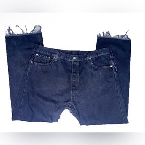 Vintage Y2K90s Made In USA
Men's Levi's 501 Jeans 40 x 32
Button-Fly Black Denim